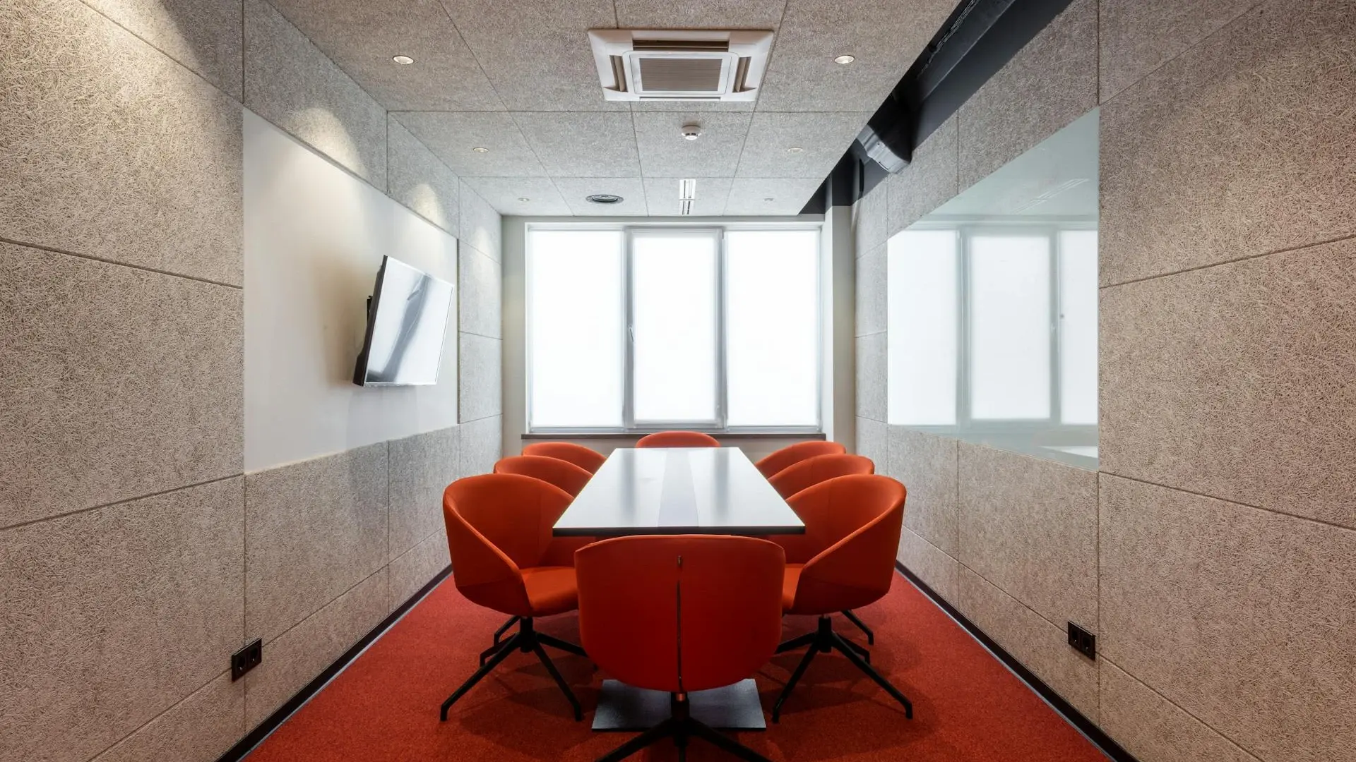 Rethinking notifications: when constant pings help and when they just distract